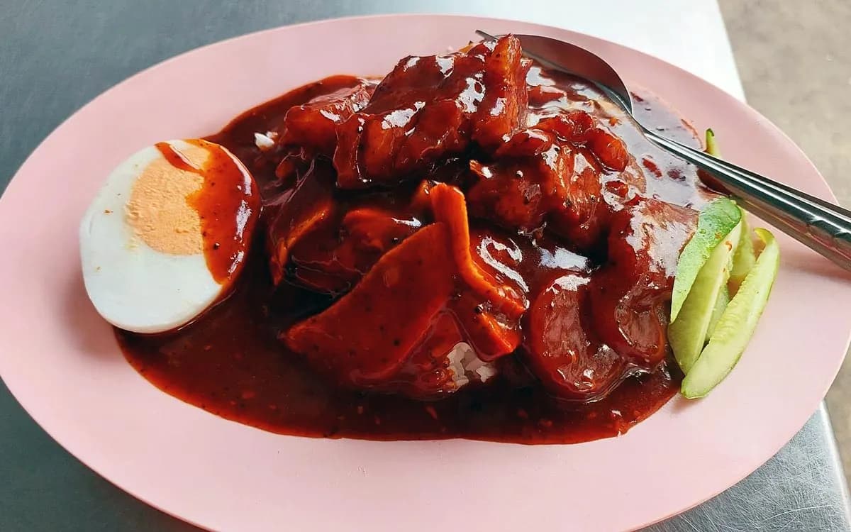 ข้าวหมูแดงเลิศรสเจ๊โส่ย